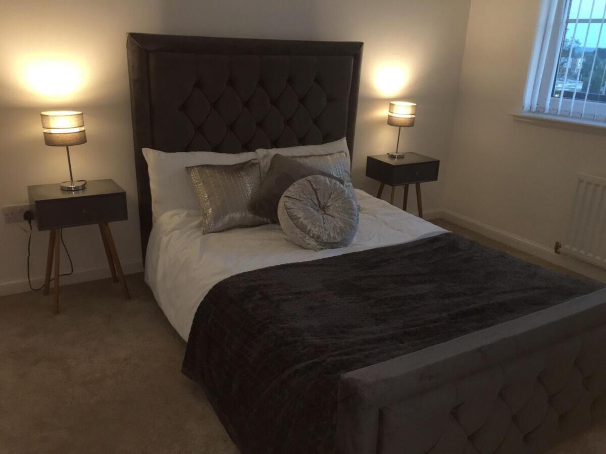 2 Bedroom Luxury Flat In Quiet Village Of Bishopton Bishopton  Bagian luar foto
