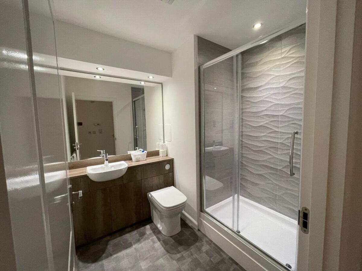 2 Bedroom Luxury Flat In Quiet Village Of Bishopton Bishopton  Bagian luar foto