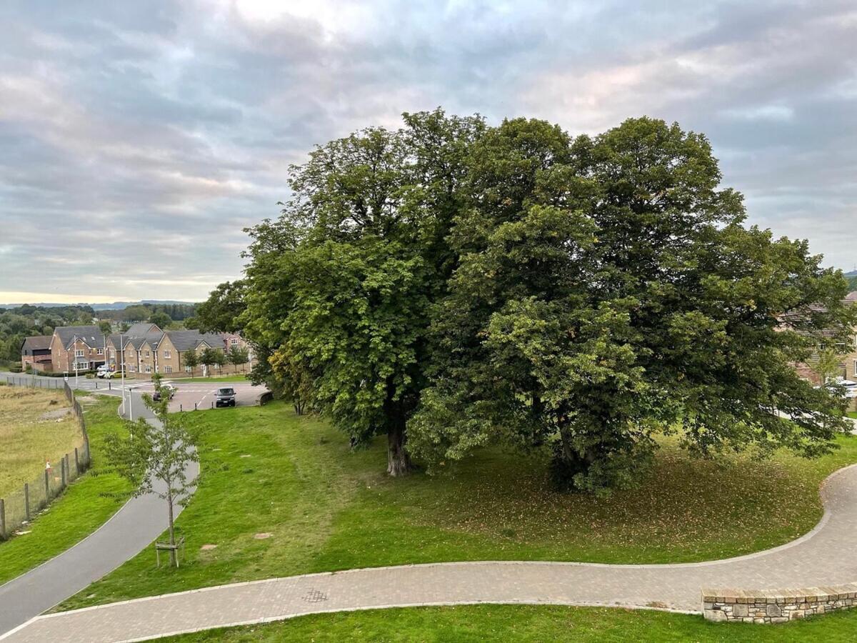 2 Bedroom Luxury Flat In Quiet Village Of Bishopton Bishopton  Bagian luar foto