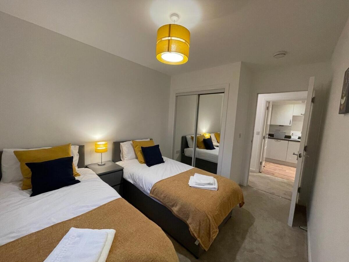 2 Bedroom Luxury Flat In Quiet Village Of Bishopton Bishopton  Bagian luar foto